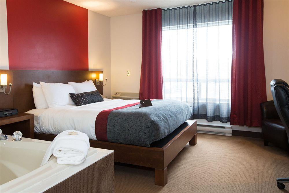 Hotel V Гатино Екстериор снимка