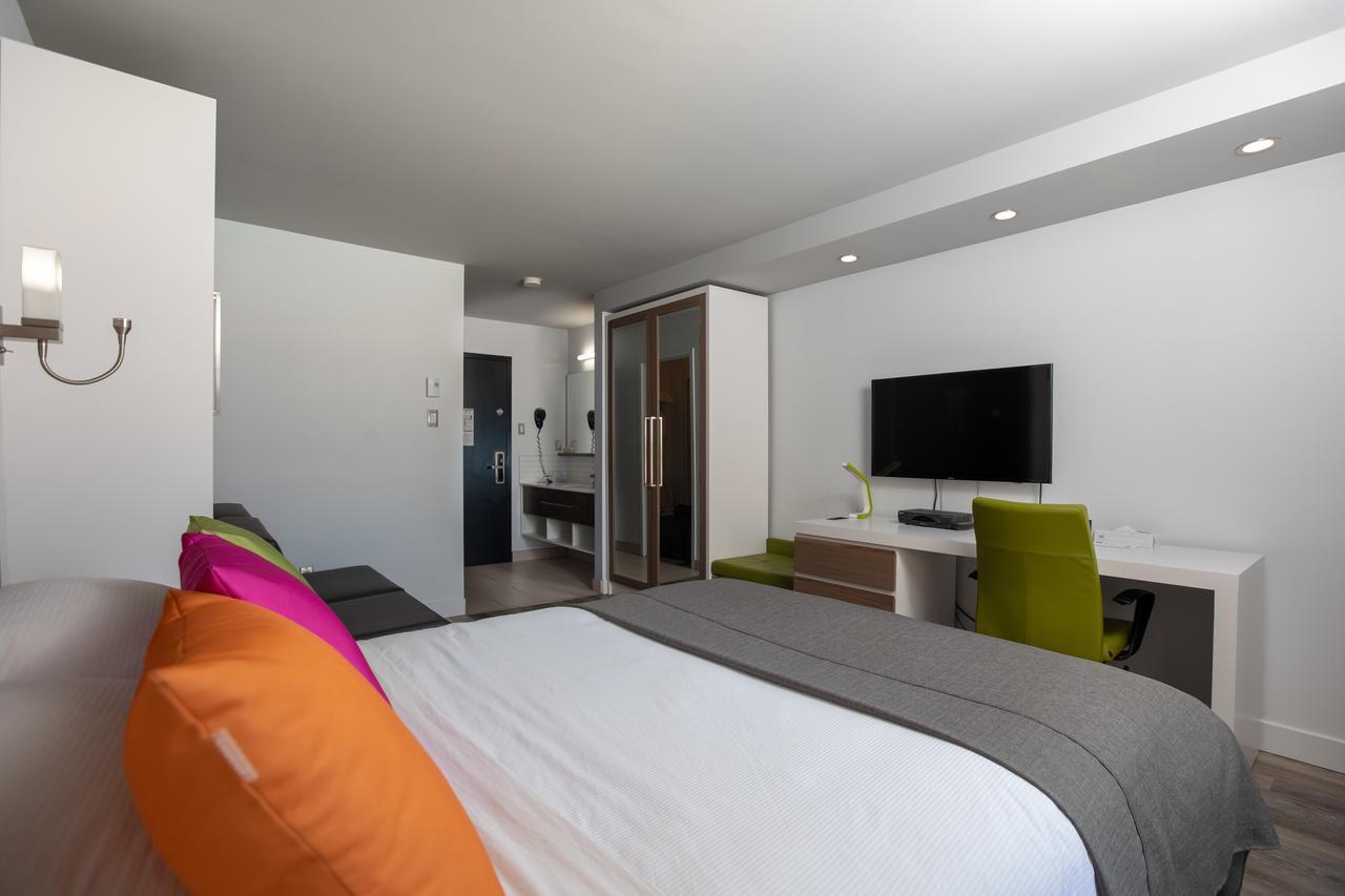 Hotel V Гатино Екстериор снимка
