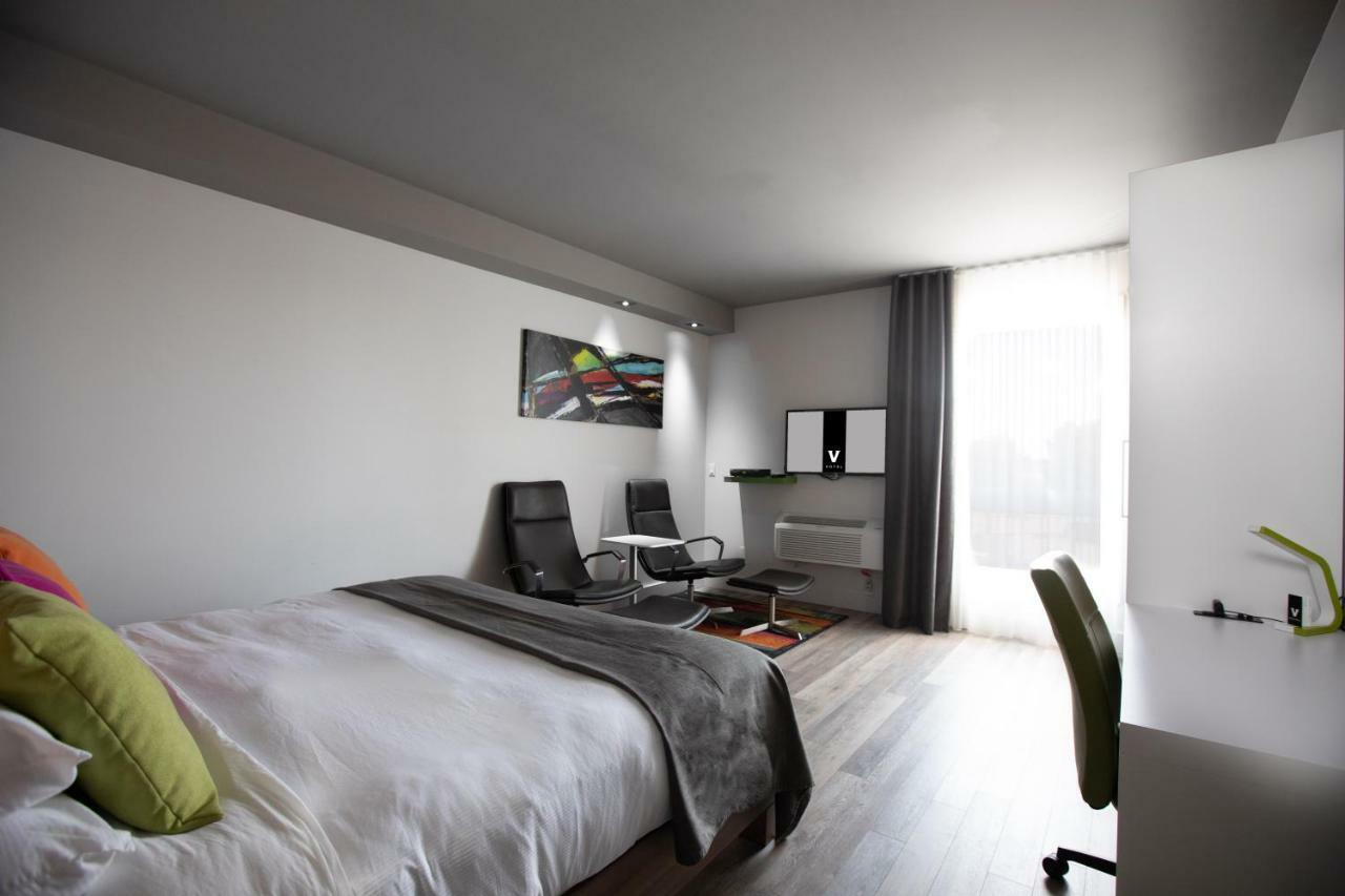 Hotel V Гатино Екстериор снимка