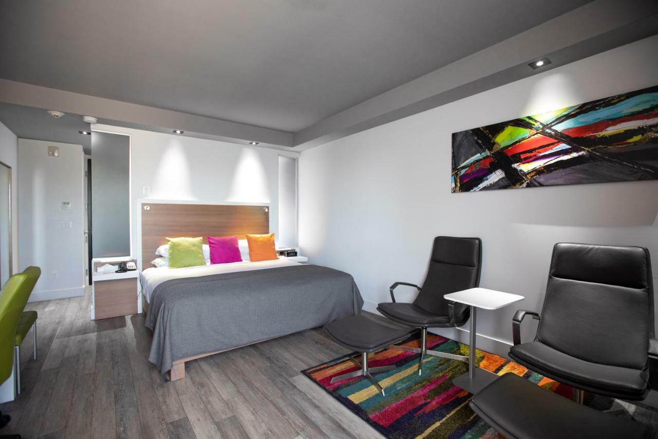 Hotel V Гатино Екстериор снимка